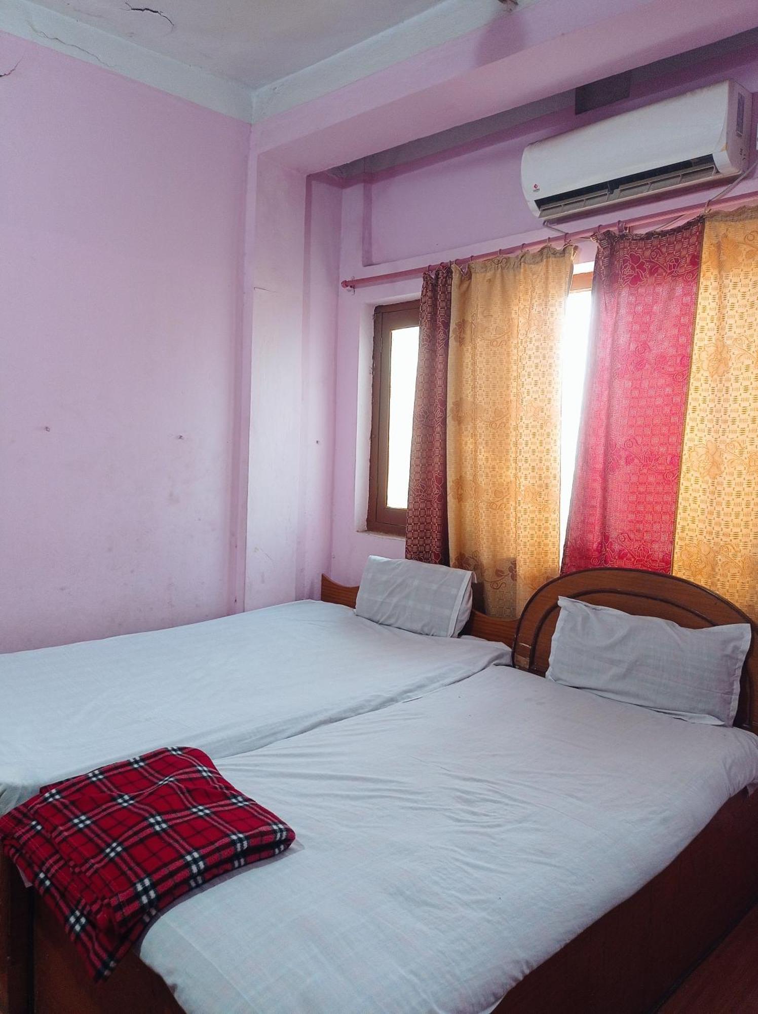 Darshan Namaste Hotel & Lodge Bhairāhawā エクステリア 写真